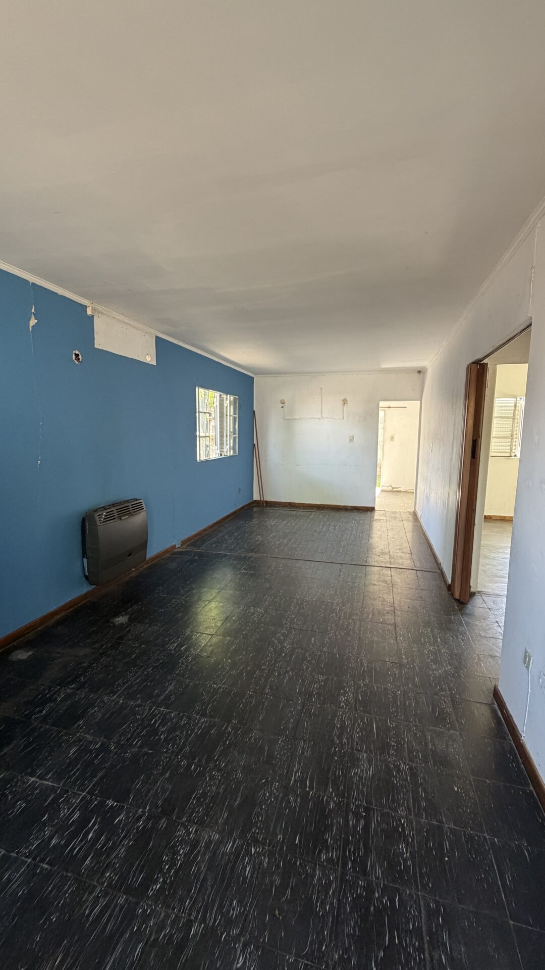 En venta casa frente a plaza San Martin 61m2 edificados terreno 195m2 esquina Alsina y Vicente L. y Planes - Imagen 4