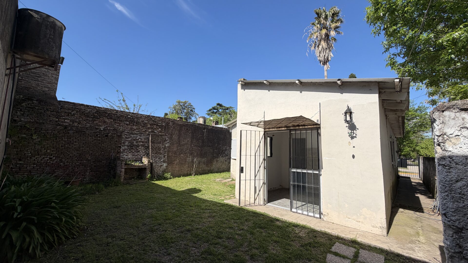 En venta casa frente a plaza San Martin 61m2 edificados terreno 195m2 esquina Alsina y Vicente L. y Planes - Imagen 12