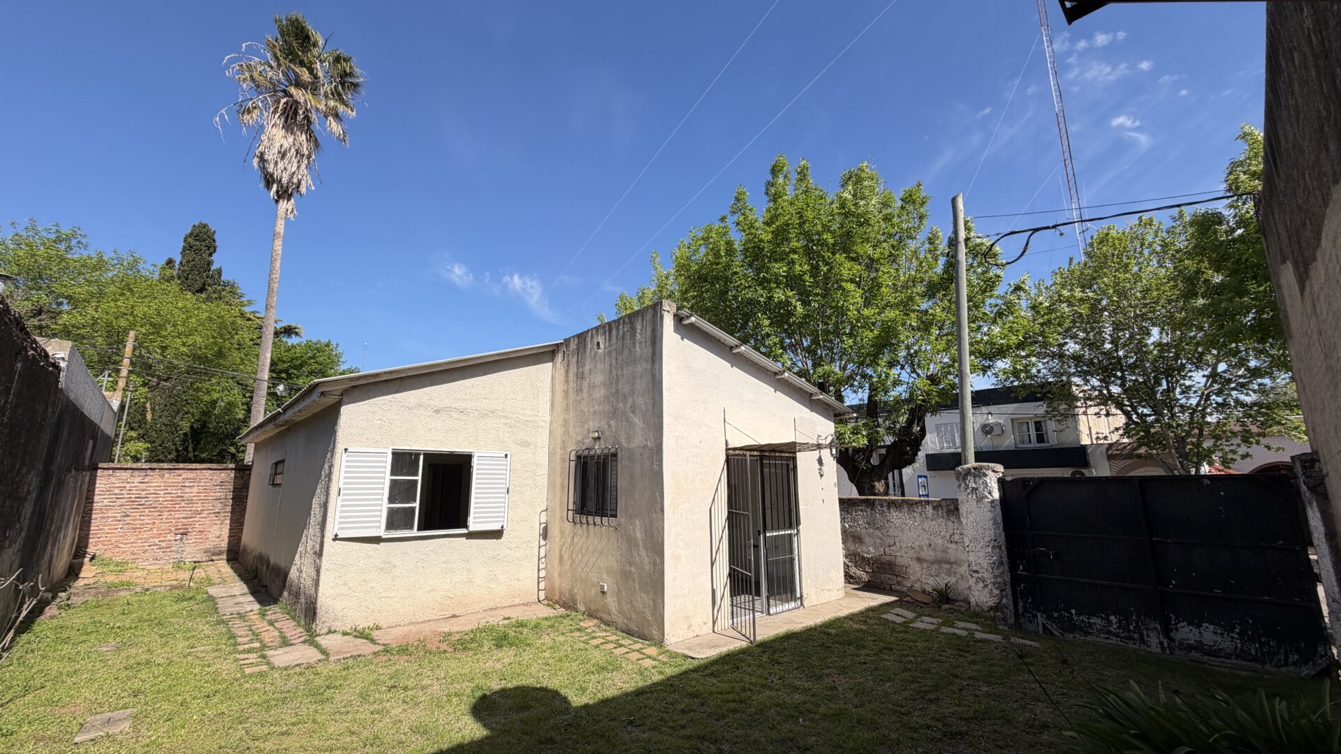 En venta casa frente a plaza San Martin 61m2 edificados terreno 195m2 esquina Alsina y Vicente L. y Planes - Imagen 13